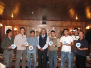 VS Nguyễn Ngọc Nội tặng kỷ niệm của VĐ cho các môn đệ xuất sắc ở VĐ Đại Nghĩa (2008)